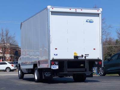 New 2027 Ford E-350 - photo 2