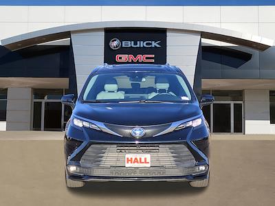 Used 2025 Toyota Sienna XLE Minivan for sale #7024U - photo 2