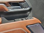 New 2025 GMC Sierra 2500 Denali Ultimate Crew Cab 4WD Pickup for sale #G251102 - photo 17