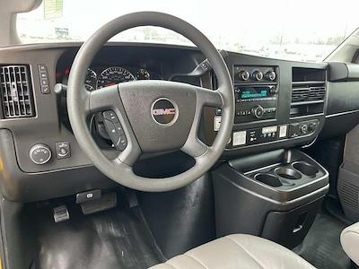 Used 2017 GMC Savana 3500 - photo 1