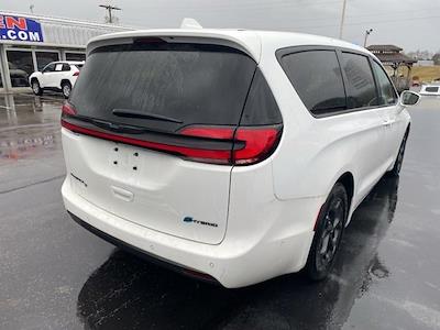 2022 Chrysler Pacifica FWD, Minivan for sale #LF01188E - photo 2