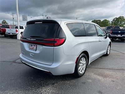 Used 2023 Chrysler Pacifica Touring L Minivan for sale #LF04150E - photo 2