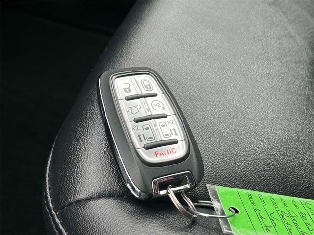 Used 2025 Chrysler Pacifica - photo 39