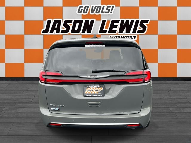 Used 2025 Chrysler Pacifica - photo 7