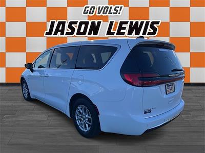Used 2024 Chrysler Pacifica Touring L Minivan for sale #LF12064E - photo 2