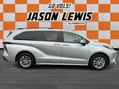 Used 2023 Toyota Sienna - photo 1