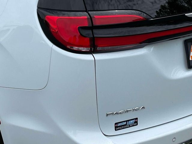 Used 2023 Chrysler Pacifica - photo 11