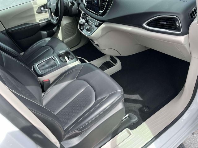 Used 2023 Chrysler Pacifica - photo 23