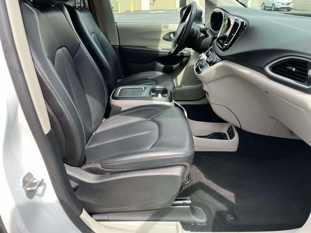 Used 2023 Chrysler Pacifica - photo 24