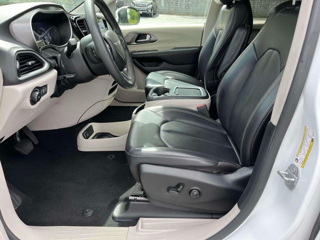 Used 2023 Chrysler Pacifica - photo 28