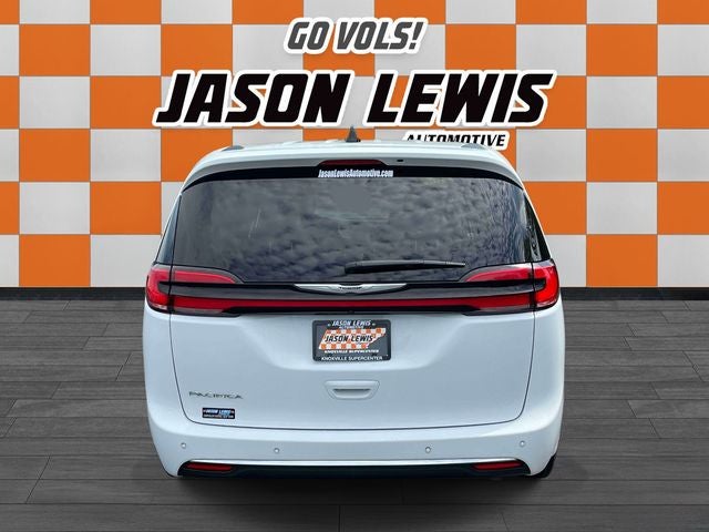 Used 2023 Chrysler Pacifica - photo 5