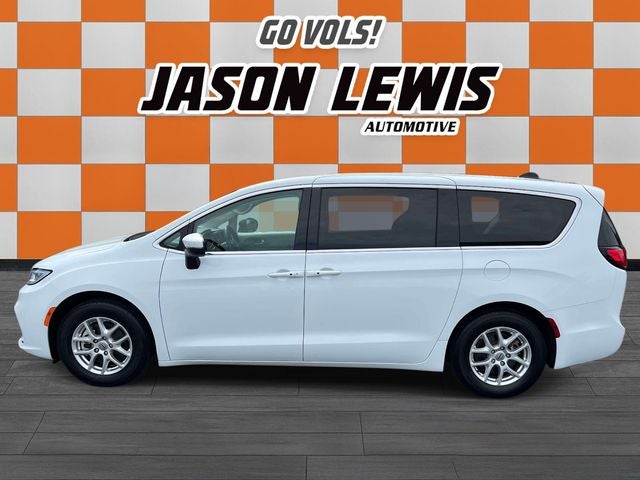 Used 2023 Chrysler Pacifica - photo 7