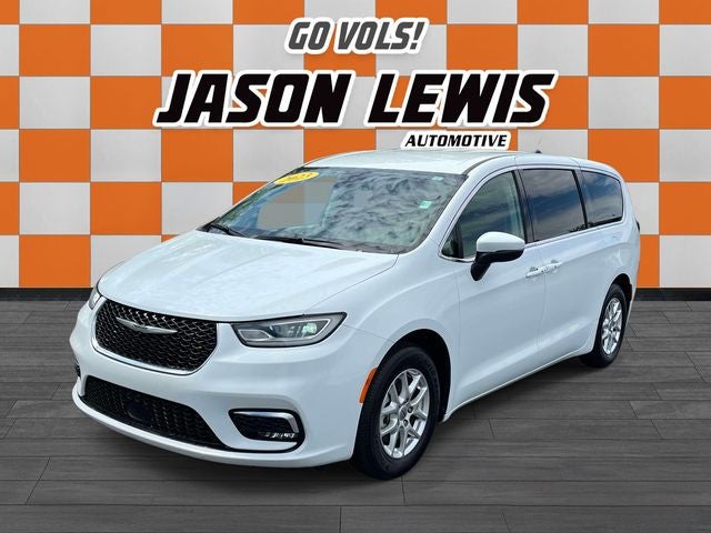 Used 2023 Chrysler Pacifica - photo 8