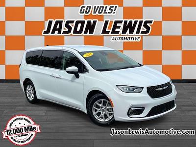 Used 2023 Chrysler Pacifica - photo 1