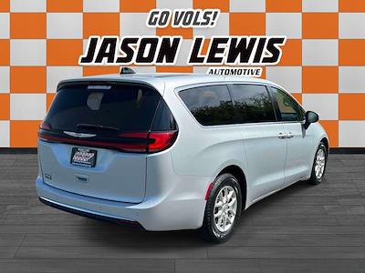 Used 2023 Chrysler Pacifica - photo 2