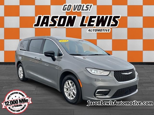 Used 2025 Chrysler Pacifica - photo 40