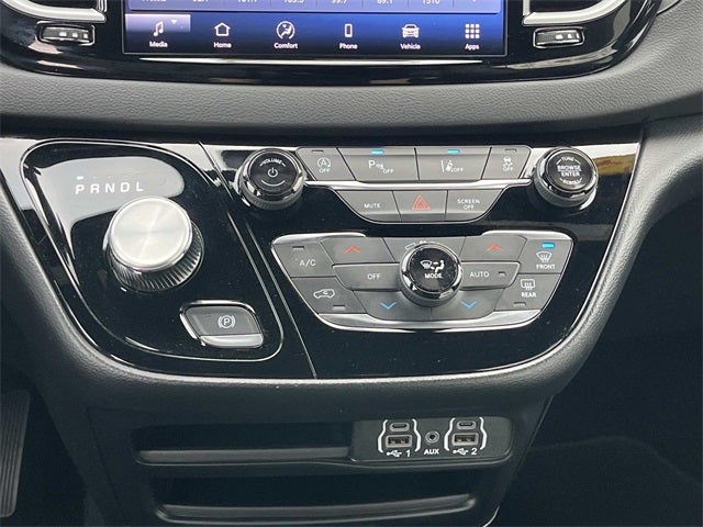 Used 2025 Chrysler Pacifica - photo 7