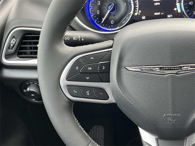 Used 2025 Chrysler Pacifica - photo 9