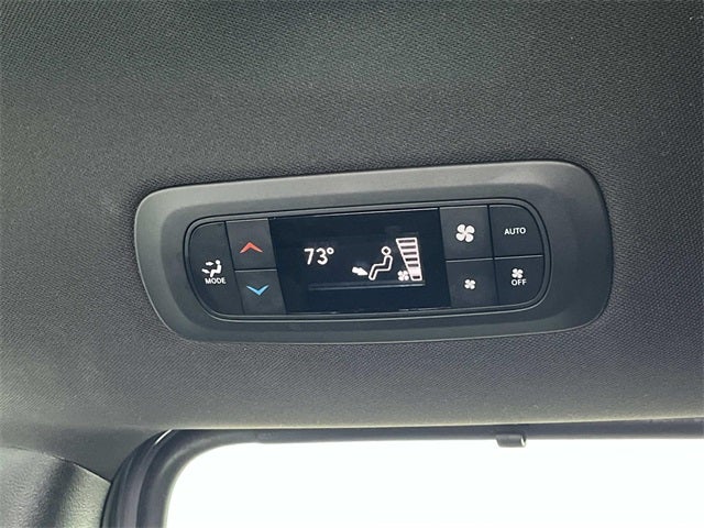 Used 2025 Chrysler Pacifica - photo 11