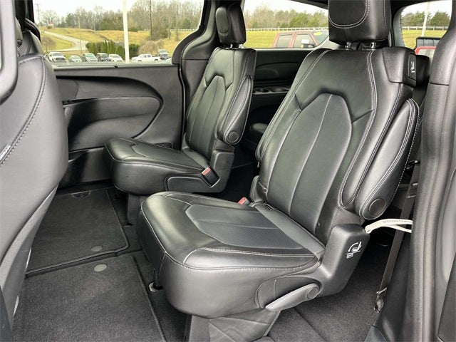 Used 2025 Chrysler Pacifica - photo 14
