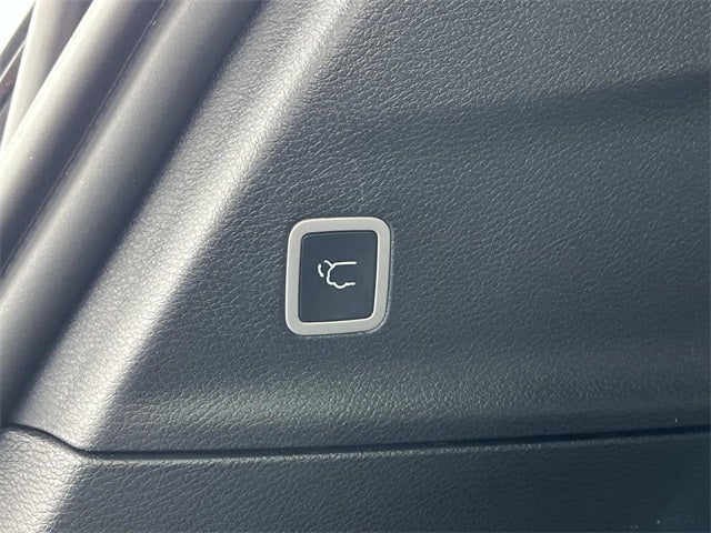 Used 2025 Chrysler Pacifica - photo 17