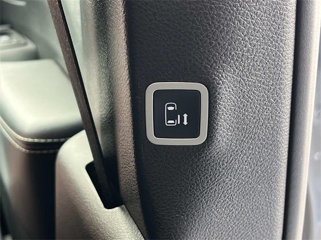 Used 2025 Chrysler Pacifica - photo 18