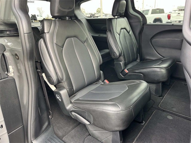 Used 2025 Chrysler Pacifica - photo 19