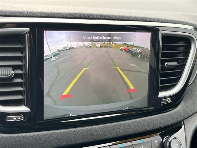 Used 2025 Chrysler Pacifica - photo 30