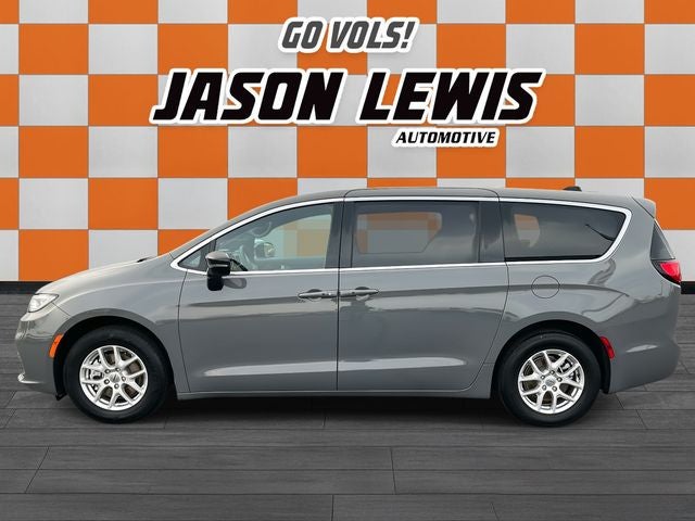 Used 2025 Chrysler Pacifica - photo 36