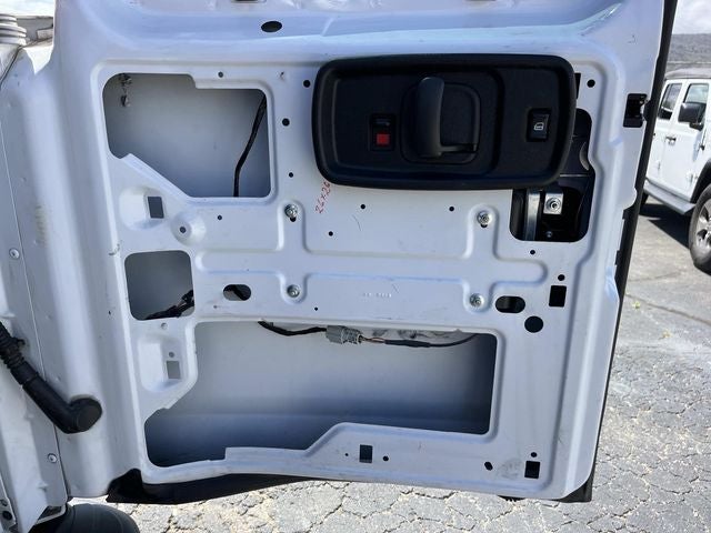 Used 2018 Chevrolet Express 2500 - photo 21