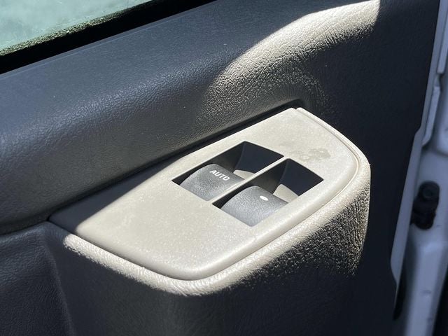 Used 2018 Chevrolet Express 2500 - photo 27