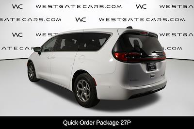 Used 2024 Chrysler Pacifica Limited Minivan for sale #1101653 - photo 2