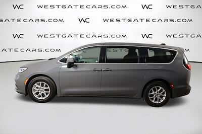 Used 2023 Chrysler Pacifica - photo 1