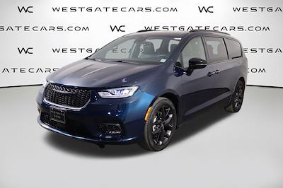 2025 Chrysler Pacifica FWD Minivan for sale #1103341 - photo 1