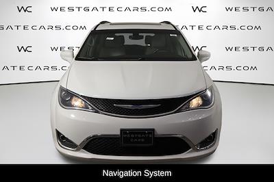 Used 2018 Chrysler Pacifica - photo 1