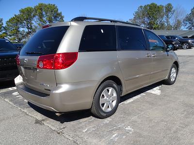 Used 2010 Toyota Sienna LE Minivan for sale #29853P - photo 2