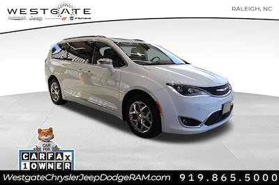 Used 2017 Chrysler Pacifica Limited FWD Minivan for sale #30104P - photo 1