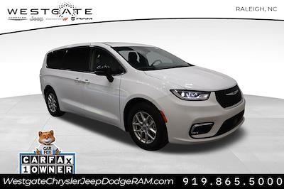 2024 Chrysler Pacifica FWD Minivan for sale #31964P - photo 1