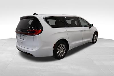 2024 Chrysler Pacifica FWD Minivan for sale #31964P - photo 2
