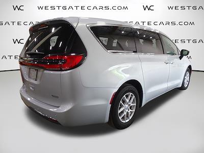 2024 Chrysler Pacifica FWD Minivan for sale #32011P - photo 2