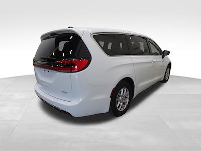 2024 Chrysler Pacifica FWD Minivan for sale #32137P - photo 2