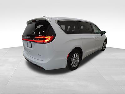 2024 Chrysler Pacifica FWD Minivan for sale #32138P - photo 2