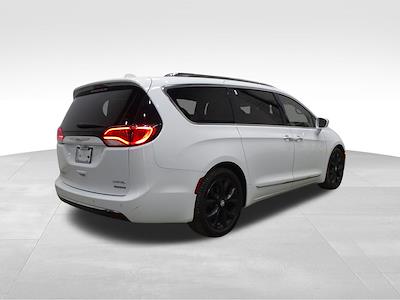 2018 Chrysler Pacifica FWD Minivan for sale #32539K - photo 2