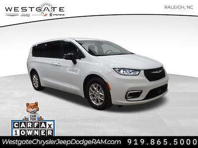 2024 Chrysler Pacifica FWD Minivan for sale #32724P - photo 1