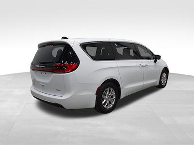 2024 Chrysler Pacifica FWD Minivan for sale #32724P - photo 2
