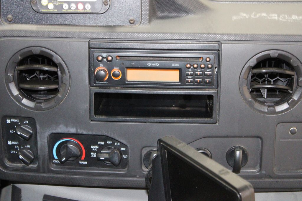 Used 2015 Ford E-450 - photo 13