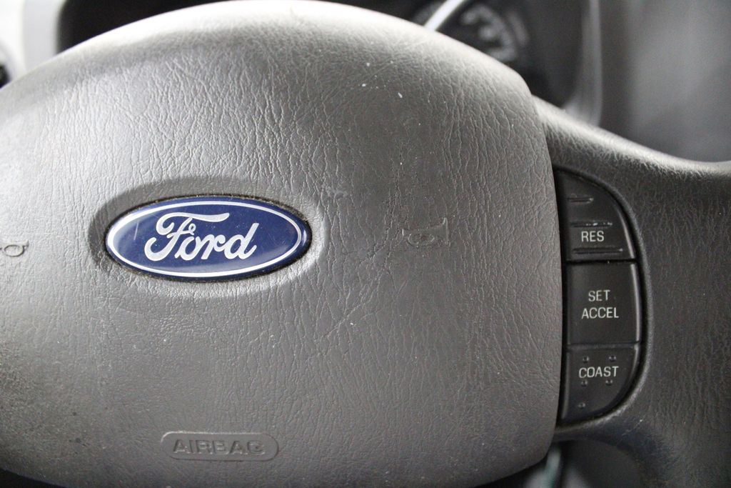 Used 2015 Ford E-450 - photo 19