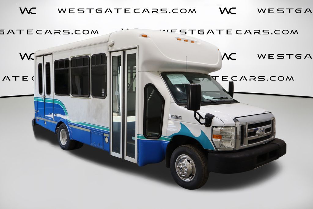 Used 2015 Ford E-450 - photo 5