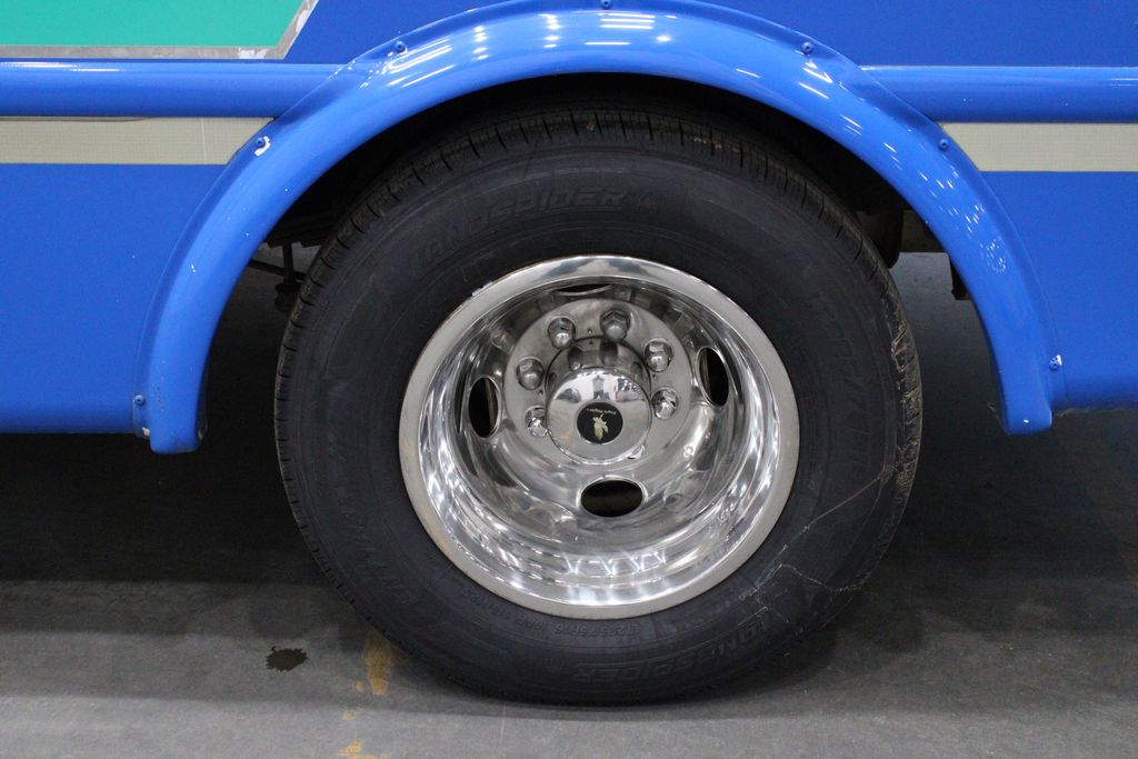 Used 2015 Ford E-450 - photo 24