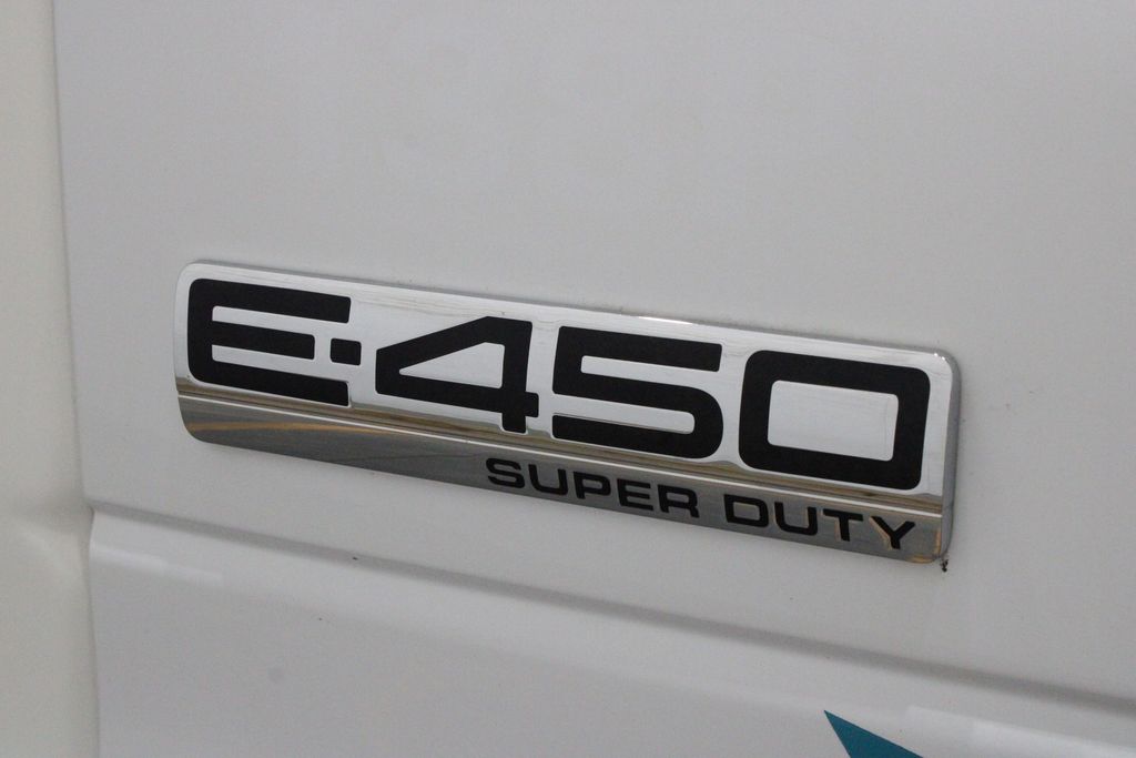 Used 2015 Ford E-450 - photo 26